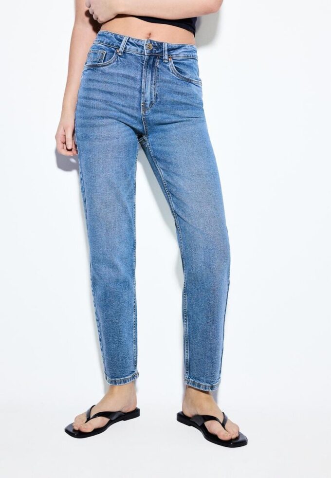 D10 Slim-Fit-Mom Jeans