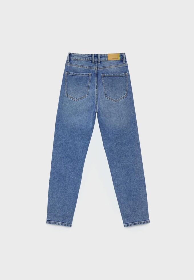 D10 Slim-Fit-Mom Jeans