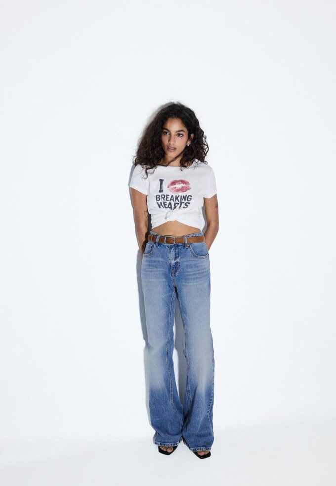 D68 Boot-Cut-Jeans mit Gürtel D68 Boot-Cut-Jeans mit Gürtel