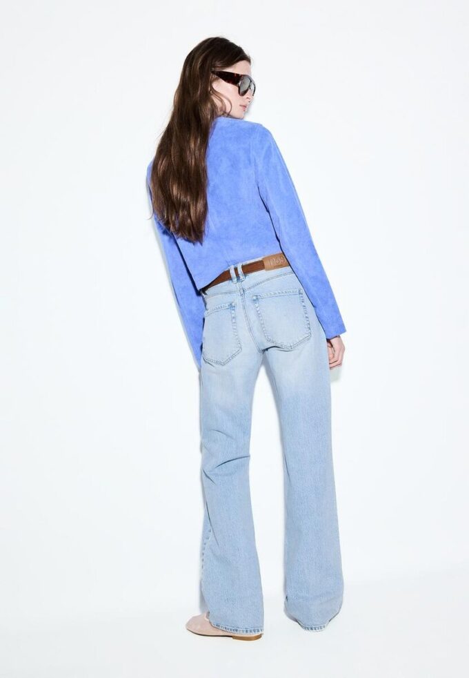 D68 Boot-Cut-Jeans mit Gürtel D68 Boot-Cut-Jeans mit Gürtel