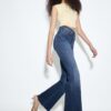 D74 Flared Jeans mit Schlitz D74 Flared Jeans mit Schlitz