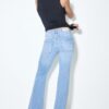 D74 Flared Jeans mit Schlitz D74 Flared Jeans mit Schlitz