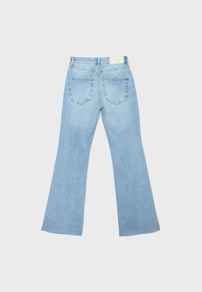 D74 Flared Jeans mit Schlitz D74 Flared Jeans mit Schlitz