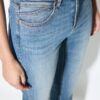 D74 Stretch-Jeans mit Schlag und Schlitz D74 Stretch-Jeans mit Schlag und Schlitz