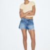 D75 Shorts aus zerrissenem Denim D75 Shorts aus zerrissenem Denim