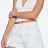 D75 Shorts aus zerrissenem Denim D75 Shorts aus zerrissenem Denim