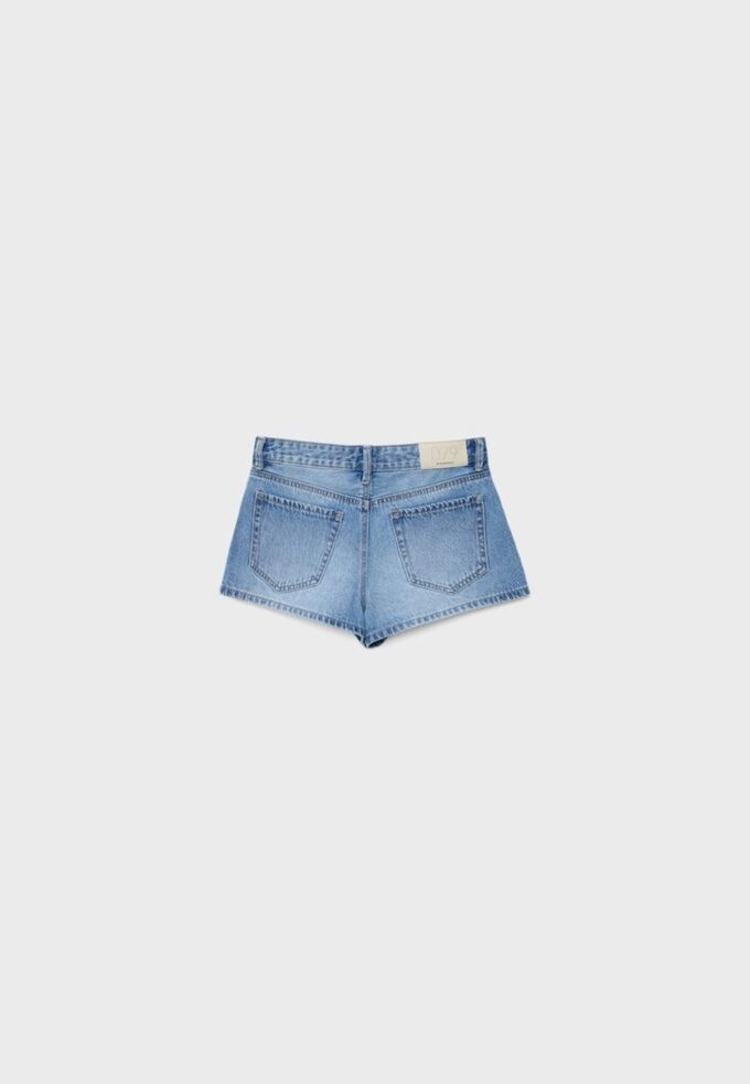 D79 Shorts mit niedriger Taille D79 Shorts mit niedriger Taille