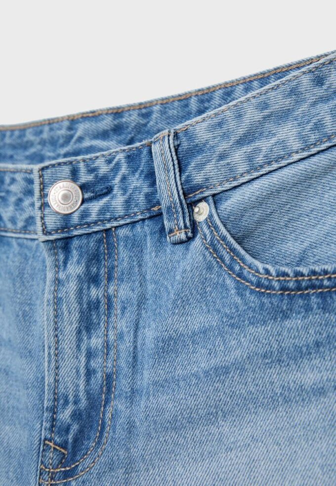 D79 Shorts mit niedriger Taille D79 Shorts mit niedriger Taille