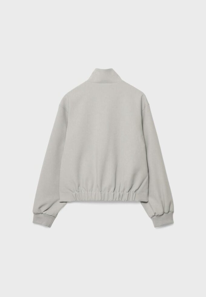Daunenjacke mit hohem Kragen Daunenjacke mit hohem Kragen