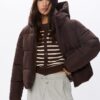 Einfache Daunenjacke mit Kapuze Einfache Daunenjacke mit Kapuze