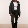 Einfache Daunenjacke mit Kapuze Einfache Daunenjacke mit Kapuze
