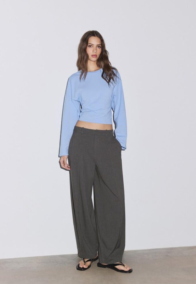 Elegante Baggy-Hose mit Nahtdetails Elegante Baggy-Hose mit Nahtdetails