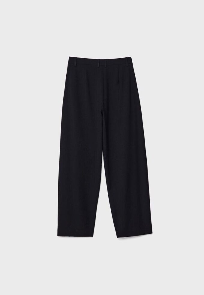 Elegante Baggy-Hose mit Nahtdetails Elegante Baggy-Hose mit Nahtdetails
