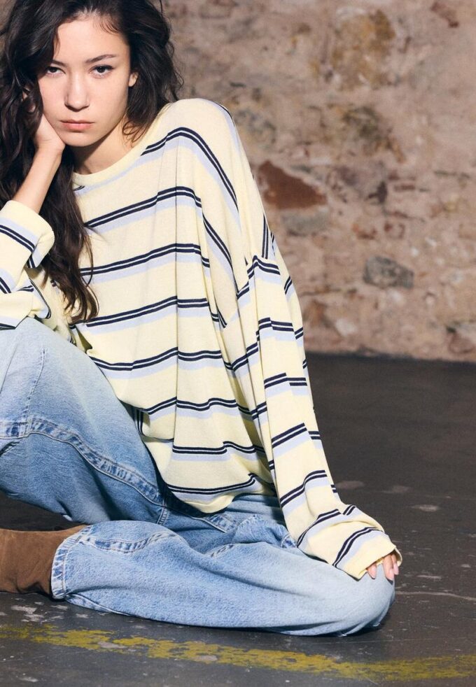 Feinstrick-Pullover mit Streifen Feinstrick-Pullover mit Streifen