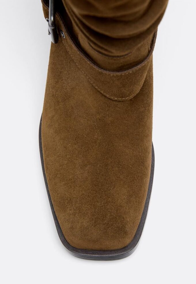 Flache Stiefeletten aus Leder mit Schnalle