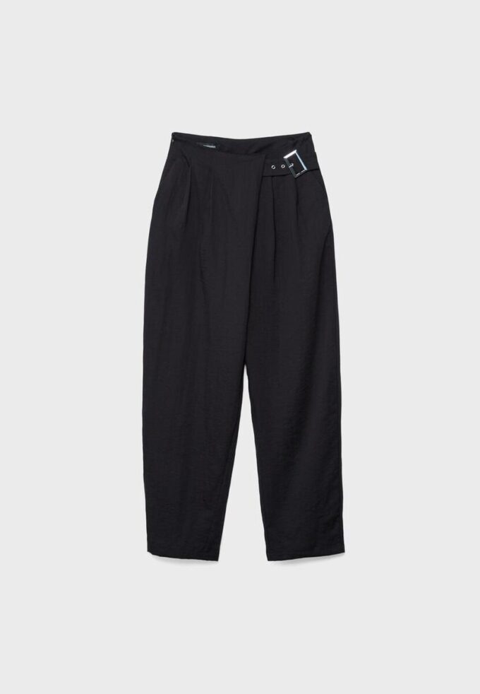 Fließende Hose mit Schnalle Fließende Hose mit Schnalle