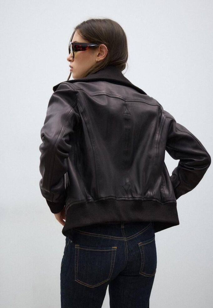 Gerippte Lederjacke Gerippte Lederjacke