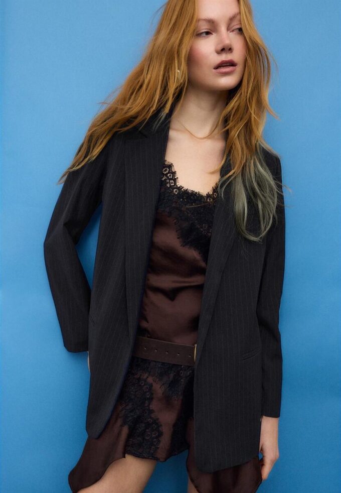 Gestreifter offener Blazer Gestreifter offener Blazer