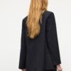 Gestreifter offener Blazer Gestreifter offener Blazer