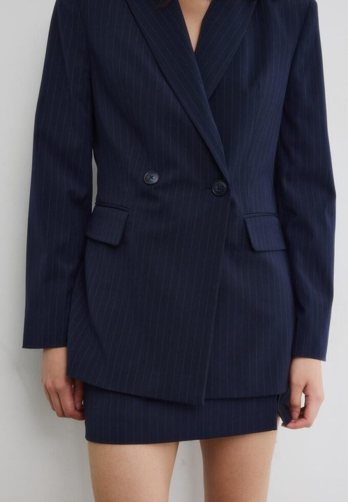 Gestreifter, taillierter Blazer Gestreifter, taillierter Blazer