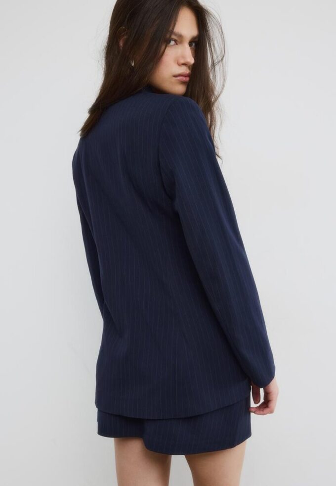Gestreifter, taillierter Blazer Gestreifter, taillierter Blazer