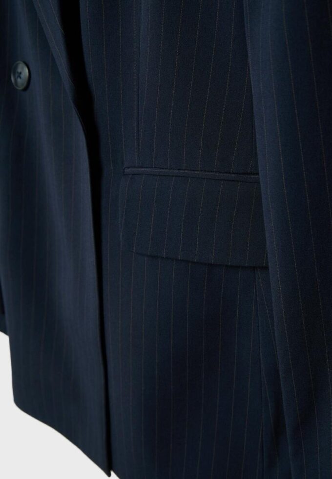 Gestreifter, taillierter Blazer Gestreifter, taillierter Blazer
