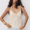 Halter-Oberteil mit Spitzenbesatz Halter-Oberteil mit Spitzenbesatz