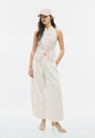 Halterneck-Oberteil im Qipao-Stil mit halbgeknittertem Knoten