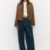 Jacke aus Kunstwildleder mit Taschen Jacke aus Kunstwildleder mit Taschen