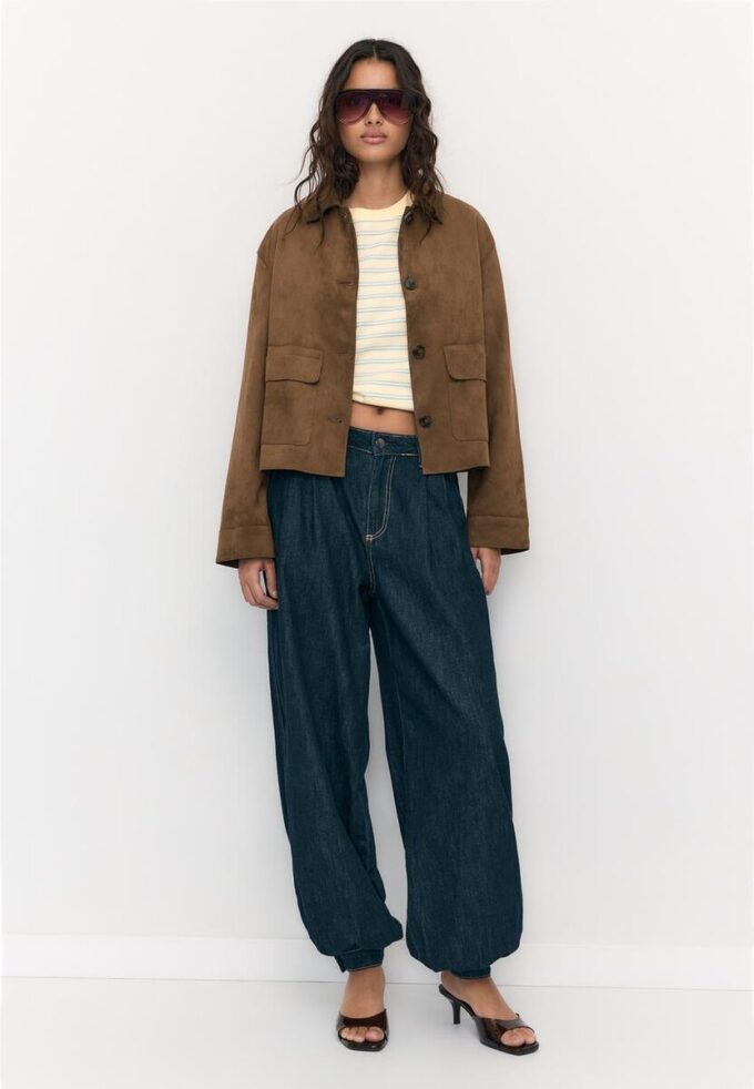 Jacke aus Kunstwildleder mit Taschen Jacke aus Kunstwildleder mit Taschen