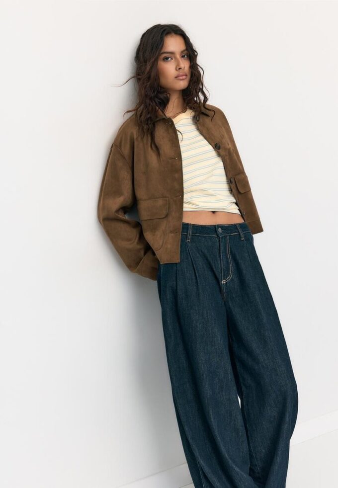 Jacke aus Kunstwildleder mit Taschen Jacke aus Kunstwildleder mit Taschen