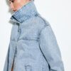 Jeansjacke mit aufgesetzten Taschen und Strasssteinen Jeansjacke mit aufgesetzten Taschen und Strasssteinen