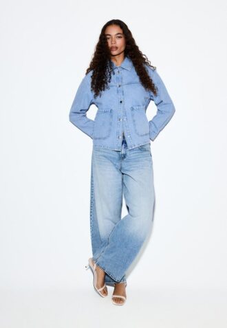 Jeansjacke mit Taschen