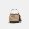 Kombinierte Bucket Bag aus Häkelstoff Kombinierte Bucket Bag aus Häkelstoff