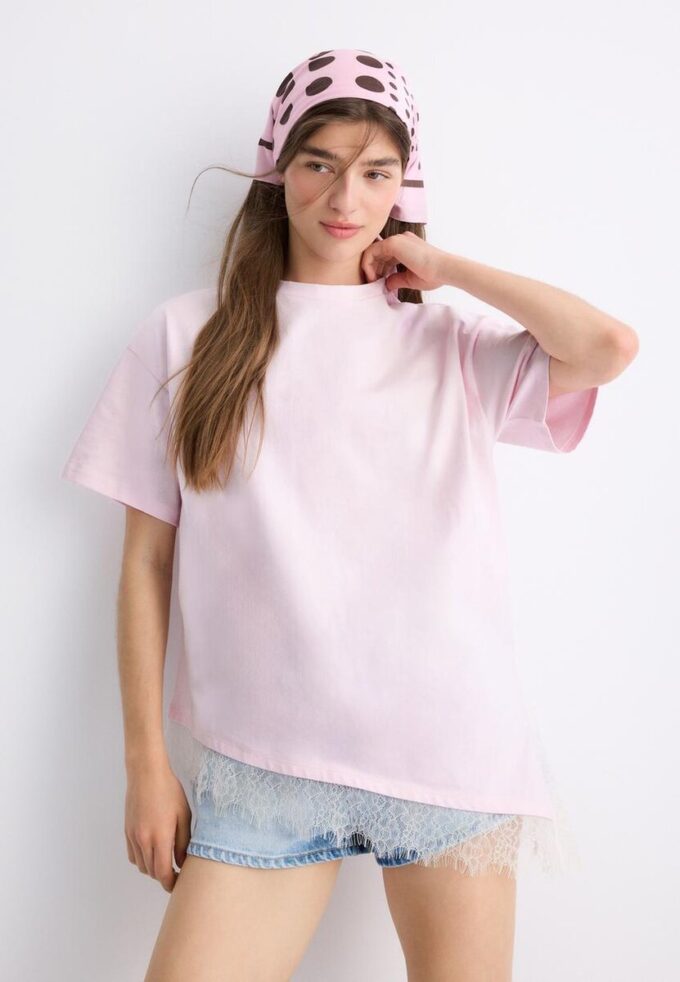 Kurzarm-T-Shirt mit Spitzenbesatz Kurzarm-T-Shirt mit Spitzenbesatz