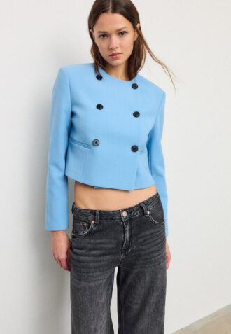 Kurzer Blazer mit Rundhalsausschnitt