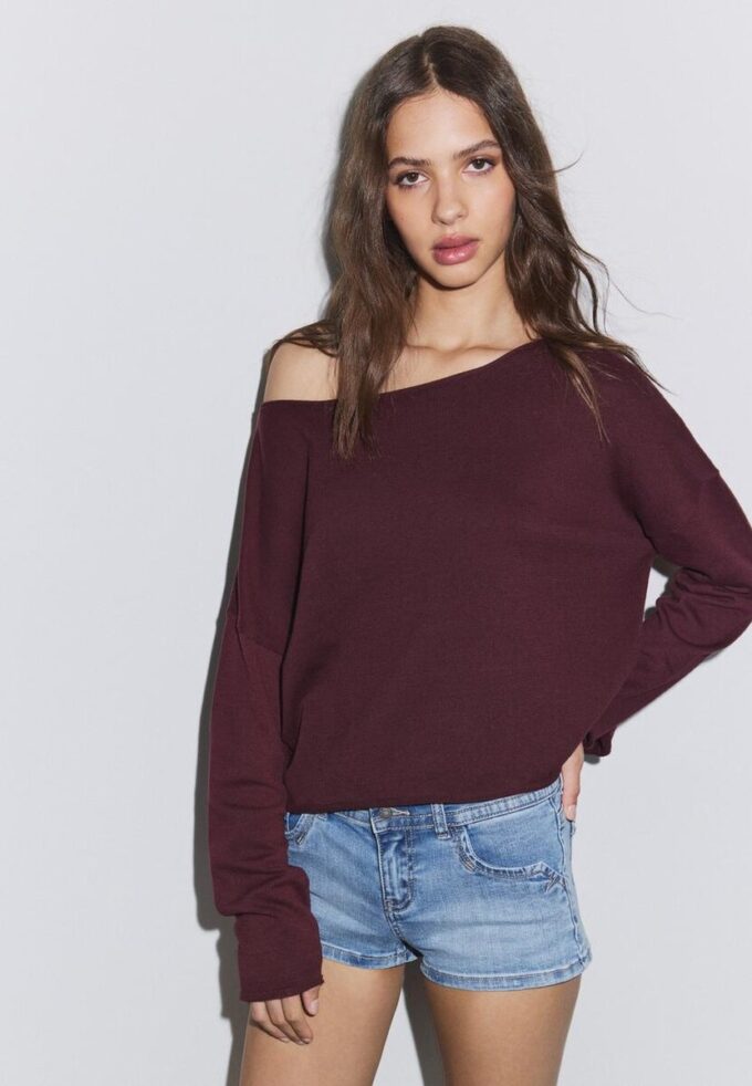 Kurzer Pullover mit U-Boot-Ausschnitt