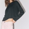 Kurzer Pullover mit U-Boot-Ausschnitt