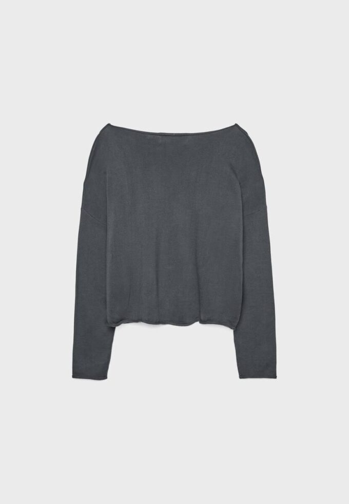 Kurzer Pullover mit U-Boot-Ausschnitt