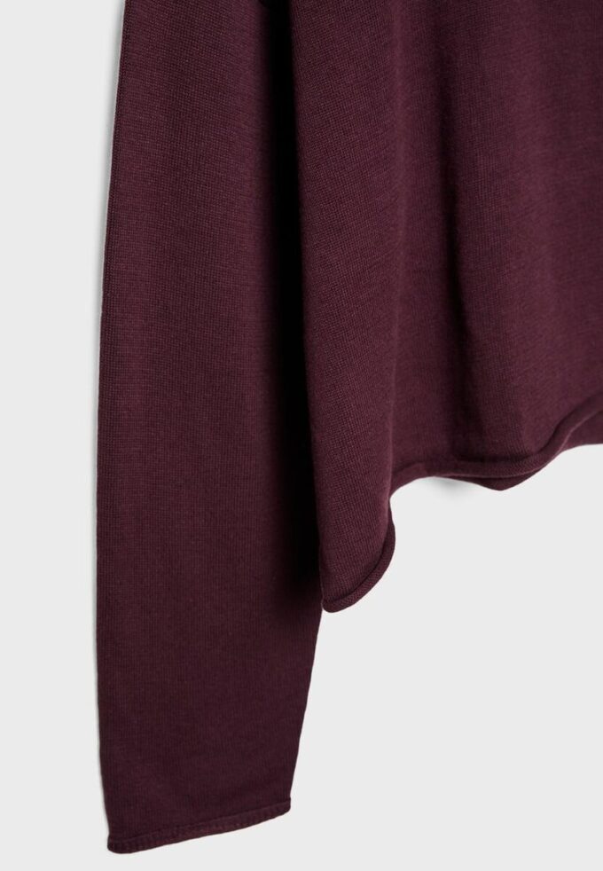 Kurzer Pullover mit U-Boot-Ausschnitt