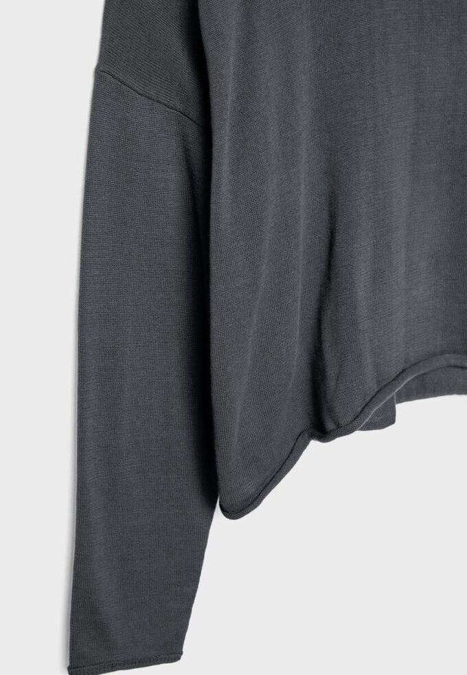 Kurzer Pullover mit U-Boot-Ausschnitt