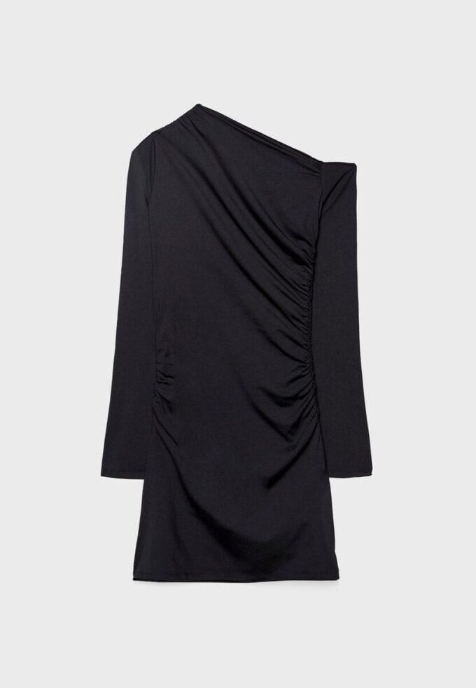 Kurzes asymmetrisches Kleid Kurzes asymmetrisches Kleid
