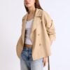 Kurzes, fließendes Trenchcoat mit Gürtel
