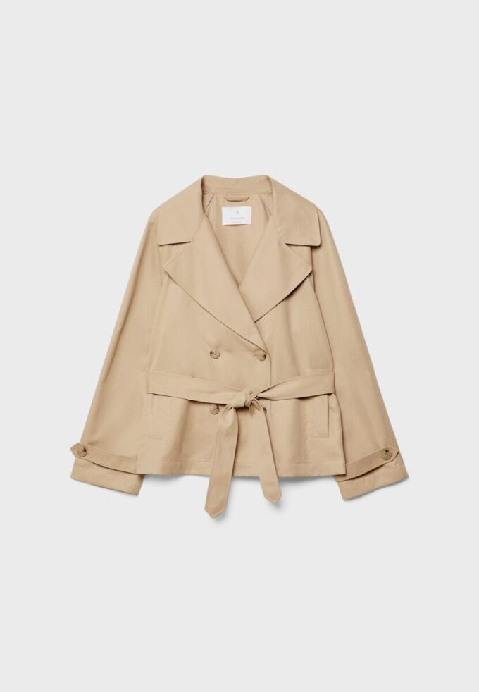 Kurzes, fließendes Trenchcoat mit Gürtel