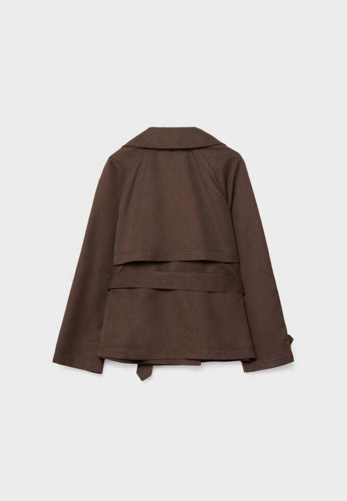Kurzes, fließendes Trenchcoat mit Gürtel