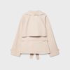 Kurzes, fließendes Trenchcoat mit Gürtel Kurzes, fließendes Trenchcoat mit Gürtel