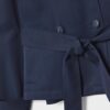 Kurzes, fließendes Trenchcoat mit Gürtel Kurzes, fließendes Trenchcoat mit Gürtel