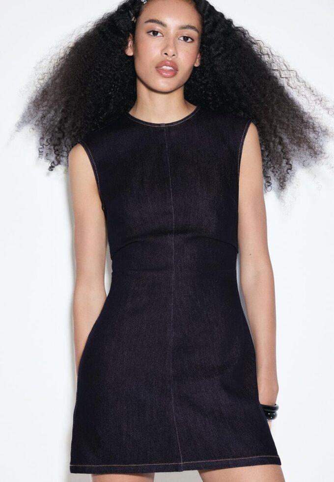 Kurzes Jeanskleid Kurzes Jeanskleid