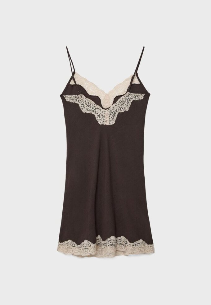 Kurzes rustikales Spitzenkleid