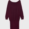 Kurzes Strickkleid mit U-Boot-Ausschnitt Kurzes Strickkleid mit U-Boot-Ausschnitt